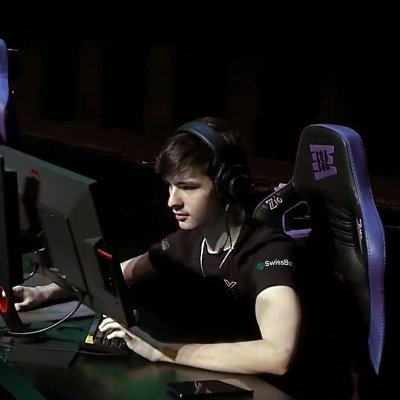 Lex1 competing in esports